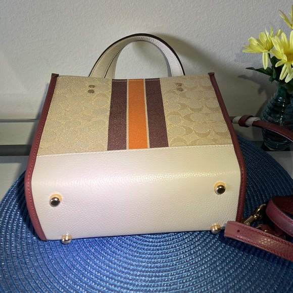 SOLD !!! - COACH DEMPSEY TOTE 22 In Jacquard W/ Stripe and Coach Patch - NWT! - Picture 4 of 7